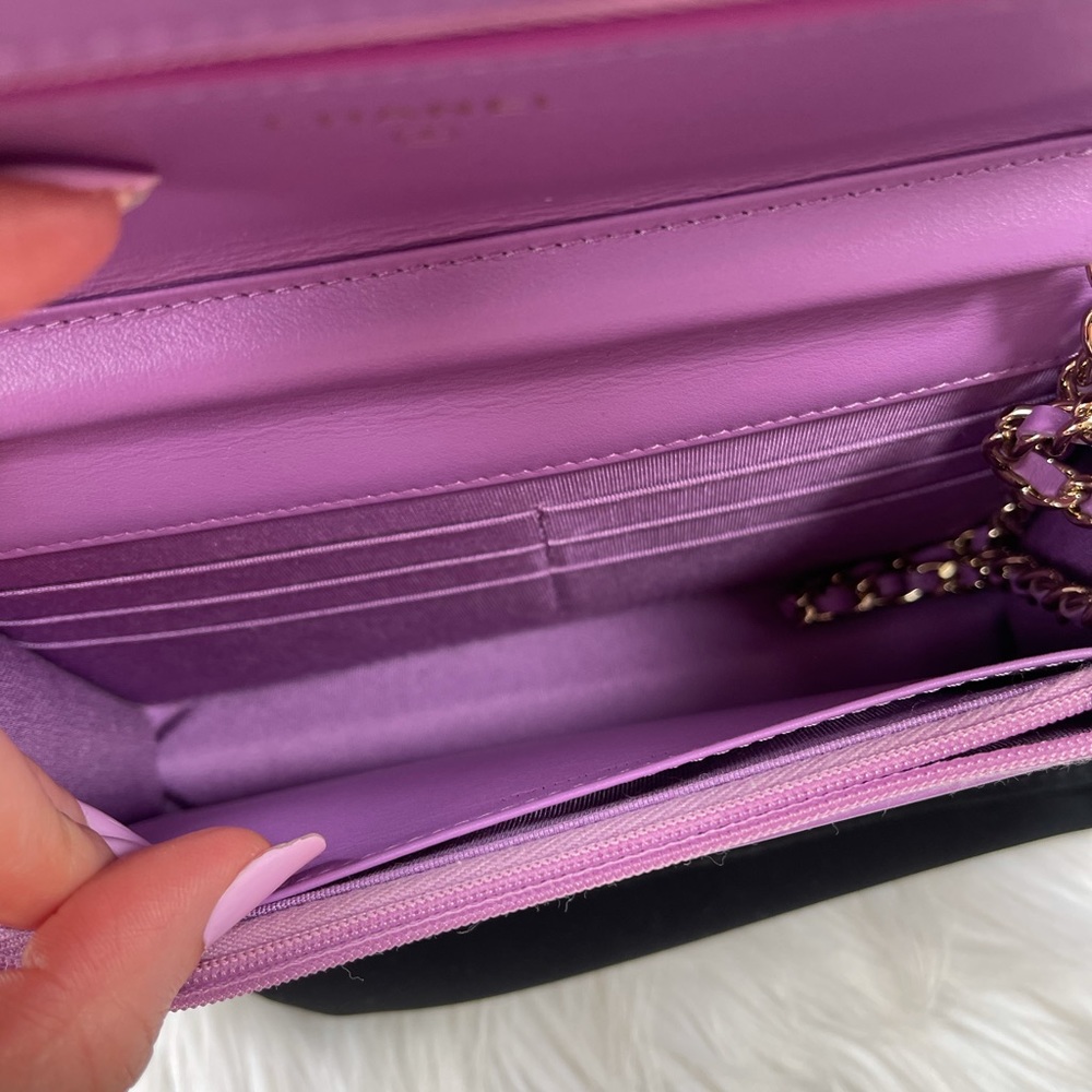Host pick 🦄 Rare Chanel purple purse leather gold - Picture 15 of 16